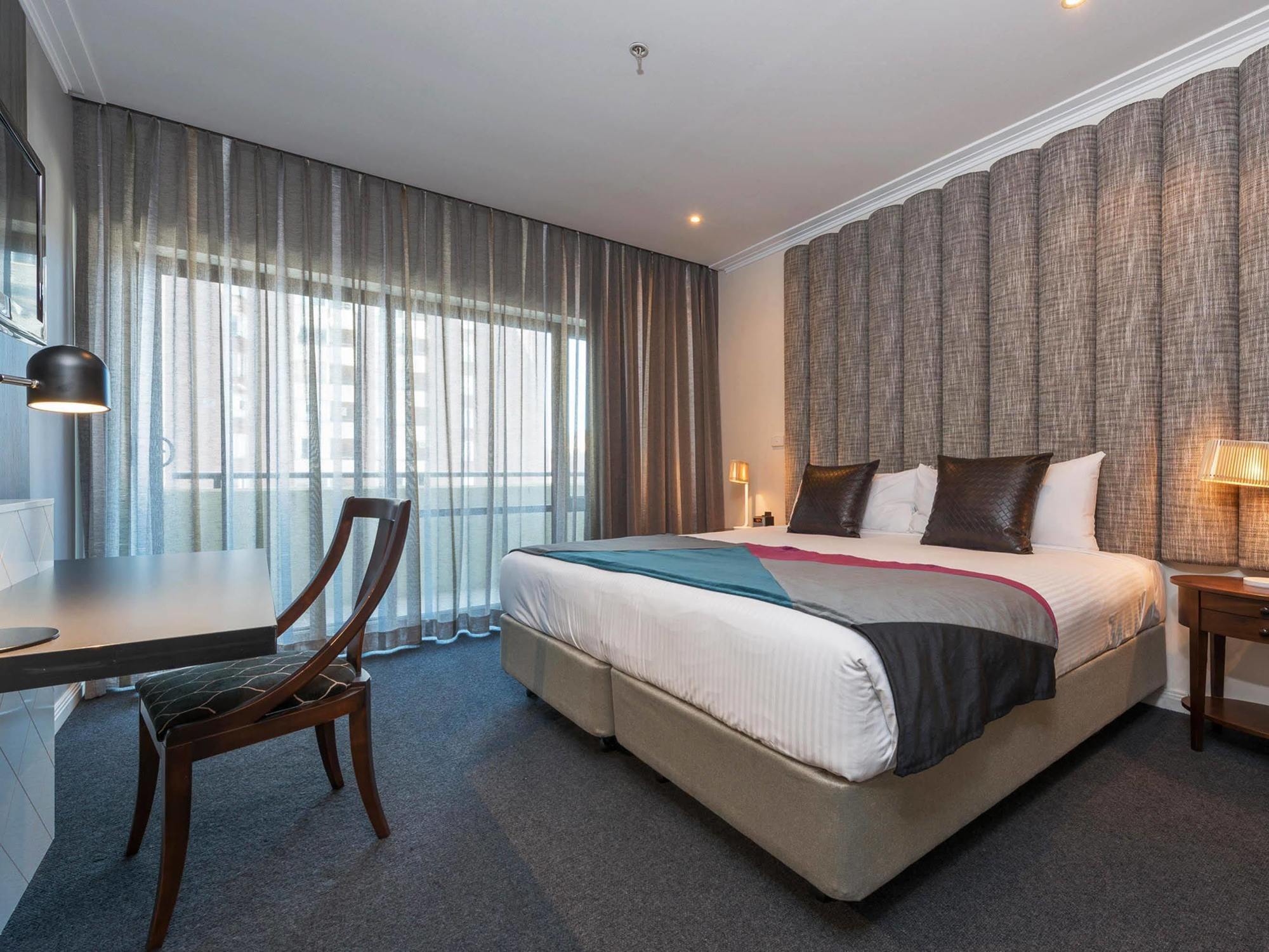 Mantra On Russell Aparthotel